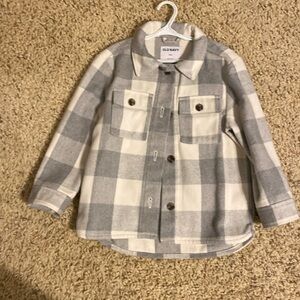 Girls Heavy Flannel.  Medium (8)
Grey and white.   Perfect condtion.